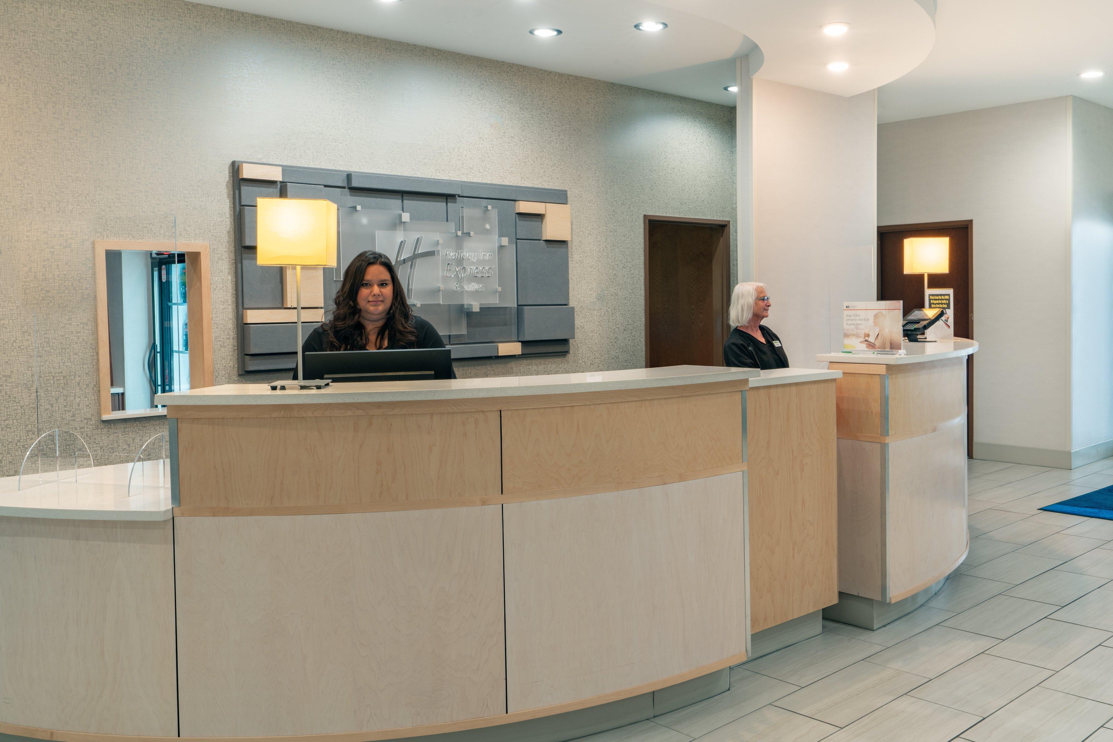 Holiday Inn Express & Suites Trinidad By Ihg Exterior foto